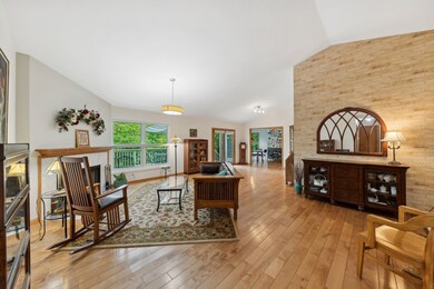 1211 Cardinal Dr, Algonquin, IL 60102 - photo 2