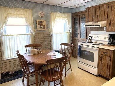 86 Locust Ave, Worcester, MA 01604 - photo 2