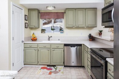 Kitchen_DMD_9774-SMALL