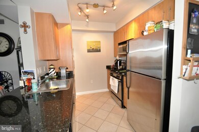 Clarendon 1021 unit 931, Arlington, VA 22201 - photo 3