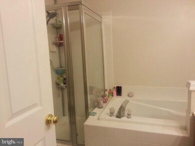 21860 Elkins Terrace unit 300, Sterling, VA 20166 - photo 4