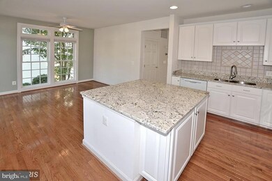 9062 Tanyard Ln, Lorton, VA 22079 - photo 6