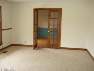 5773 Drake Rd, Greensboro, NC 27406 - photo 2