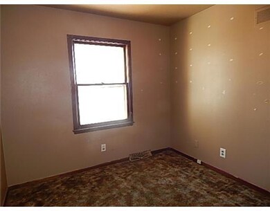 1414 9th St, Des Moines, IA 50314 - photo 6