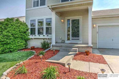 2103 Ridgeview Dr, Papillion, NE 68046 - photo 2