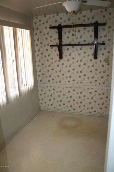 Kitchen (dining area)