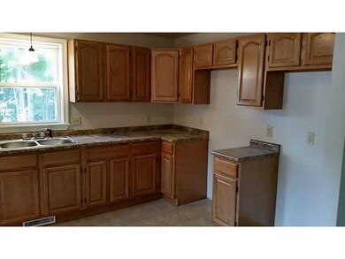 21 Whitford St, Coventry, RI 02816 - photo 4