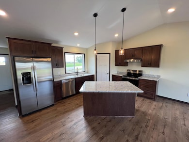 311 11th St SE, Freeport, MN 56331 - photo 5