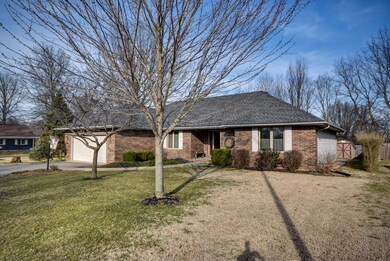 310 N Laurel Lane-33