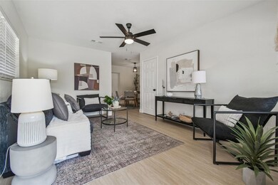 2067 Balfour Cir, Tampa, FL 33619 - photo 3