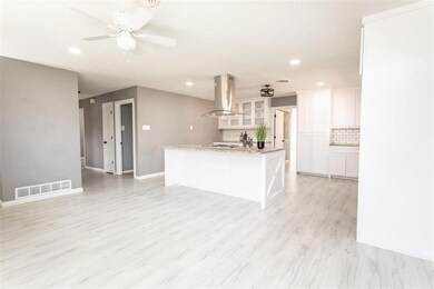 1309 Magnolia St, Gainesville, TX 76240 - photo 6