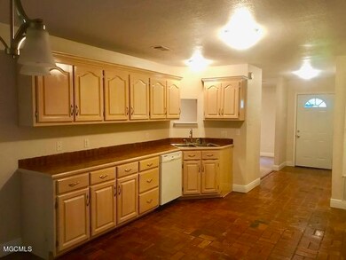 4013 Coventry Dr, Moss Point, MS 39562 - photo 3