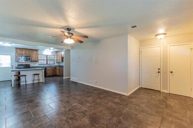 117 N Redford Ln unit TX, Fort Worth, TX 76108 - photo 3
