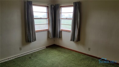 Main Floor 2nd Bedroom