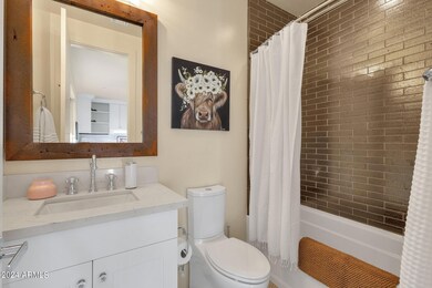 8-web-or-mls-1717-e-morten-ave-39