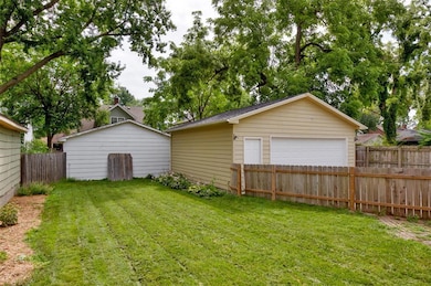 2501 44th St, Des Moines, IA 50310 - photo 4