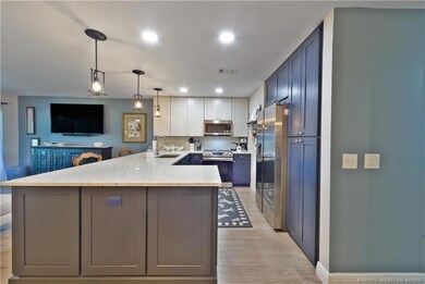 Gorgeous, modern kitchen