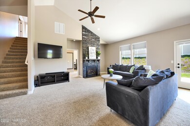 4- Living room