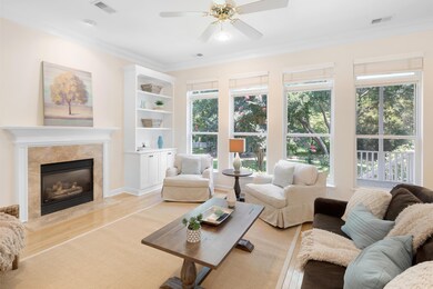 WALL OF WINDOWS BRINGS THE OUTSIDE IN