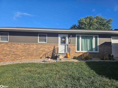 641 Alta Vista Dr, Carroll, IA 51401 - photo 2