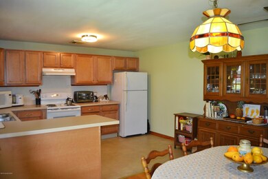 769 Mohawk Trail, Stroudsburg, PA 18360 - photo 6