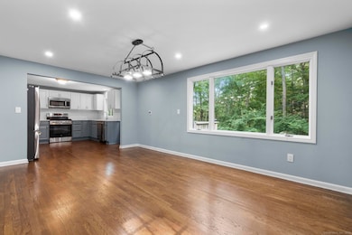 427 Three Mile Course, Guilford, CT 06437 - photo 5