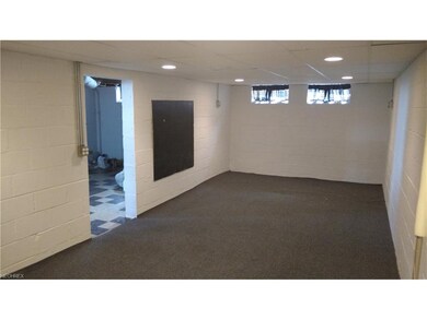 Come and enjoy family fun time in this spacious re