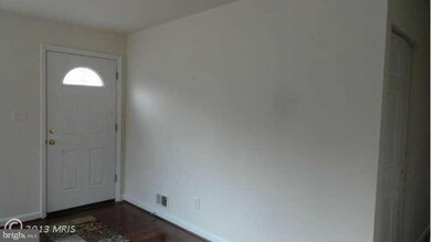 5918 Mustang Dr, Riverdale, MD 20737 - photo 3