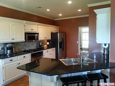 Counter Height Seating Makes a Convenient & Quick