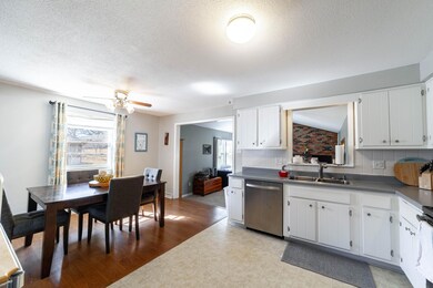 Kitchen/Dining