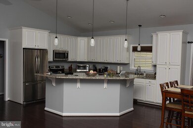 72 Lee St, Colonial Beach, VA 22443 - photo 6