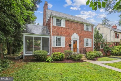 4613 Cheltenham Dr, Bethesda, MD 20814 - photo 2