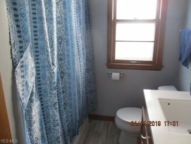 1st flr bath