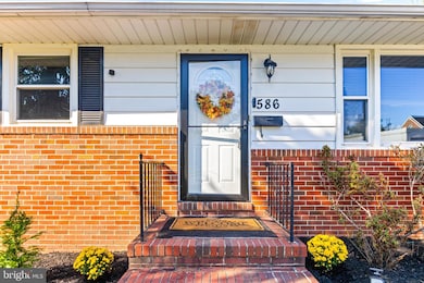 586 Forest View Rd, Linthicum Heights, MD 21090 - photo 2