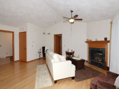 386 Sterling Dr, Oregon, WI 53575 - photo 3