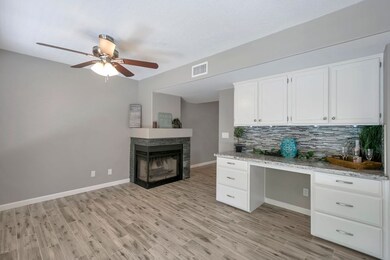 Eat in Kitchen/Fireplace