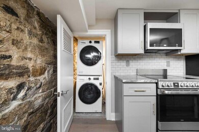 33 Letitia St unit 408, Philadelphia, PA 19106 - photo 4