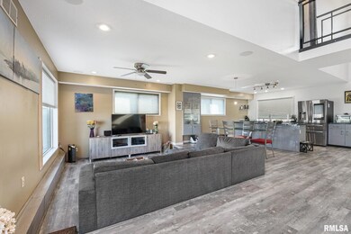 3823 W 44th St, Davenport, IA 52806 - photo 6