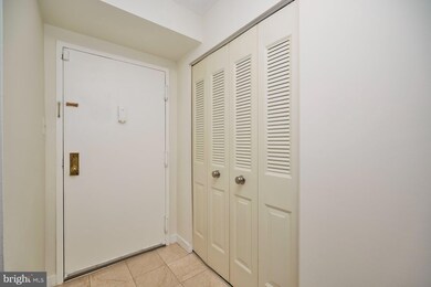 11323 Commonwealth Dr unit 4, Rockville, MD 20852 - photo 4