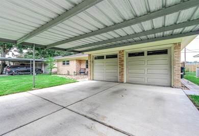 871 Sara Rose St, Houston, TX 77018 - photo 2