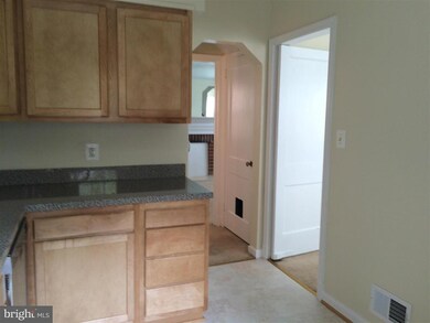 5614 Greenleaf Rd, Cheverly, MD 20785 - photo 3