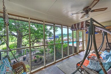 Screened in porch