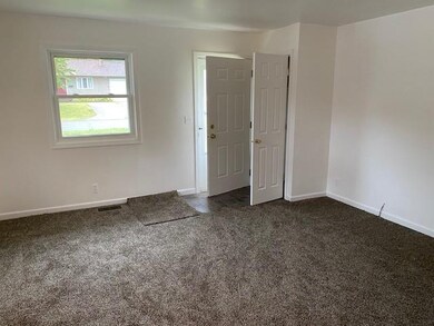 702 E 12th Street Place N, Newton, IA 50208 - photo 5