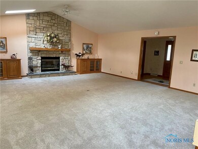 842 Pemberville Rd, Woodville, OH 43469 - photo 5