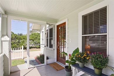 1317 E 2nd Ave, Mount Dora, FL 32757 - photo 4