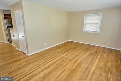 204 Yeonas Dr SW, Vienna, VA 22180 - photo 3