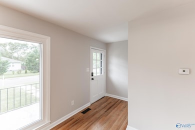 816 Giles Dr NE, Huntsville, AL 35801 - photo 6