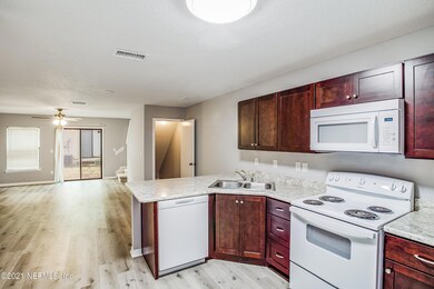 4622 Crib Ct, Jacksonville, FL 32210 - photo 5