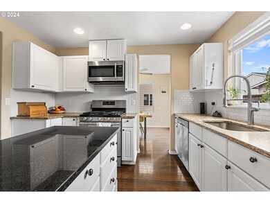 2193 Riviera Ct, Hubbard, OR 97032 - photo 7