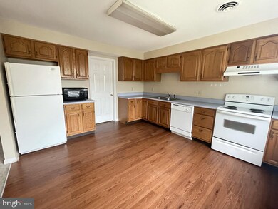 14872 Robinhood Cir, Greencastle, PA 17225 - photo 3